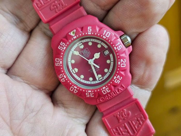 Vintage Swiss Made 1990s Tag Heuer Formula 1 Dark Pink Plastic Lady's Swiss Watch Quartz