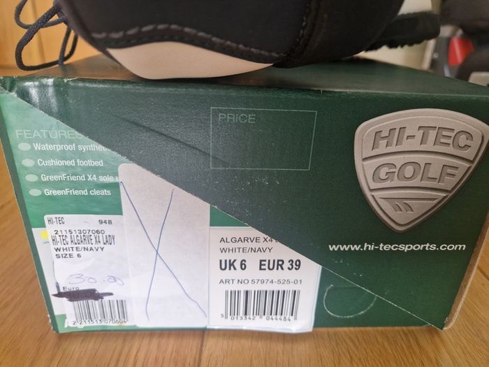 Ladies golf shoes size 6 (new)