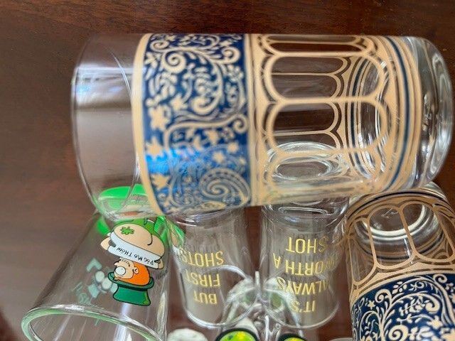 Selection of shot & mini glasses. Total 11 items. All in super condition.