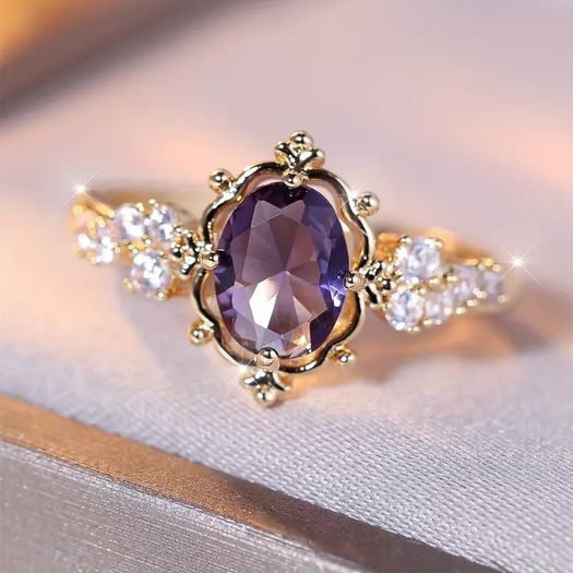 Vintage Style Amethyst Stone Crystals Gold Tone Ring