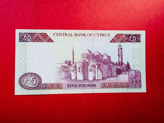 Cyprus  5 Pounds  2003  Pick  61b. ( Uncirculated )