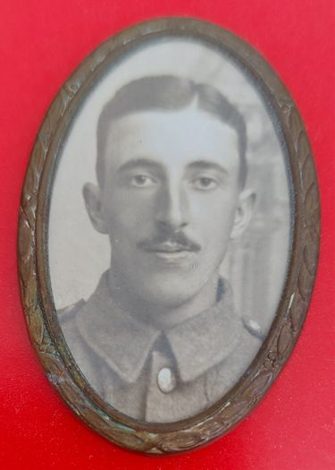 Ww1 1914 Trio Of  Medals And Photo Of J.Smith R.F.A. and his Sweetheart