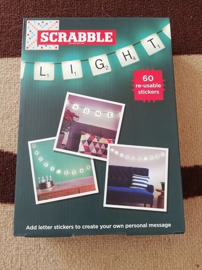 Scrabble light chain