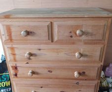 chest of drawers