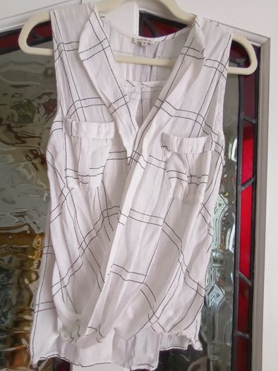Ladies Tops 8/10