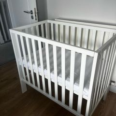 Mamas and papas petite cot