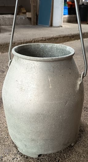 Vintage Aluminum Milk Churn. Milkmaster Joyce Dairy Equipment
