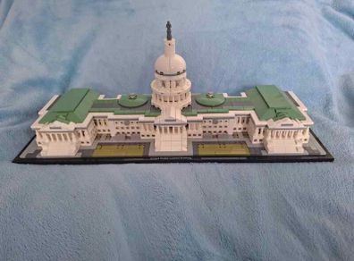 Lego 21030 - United States Capitol Building - Completed