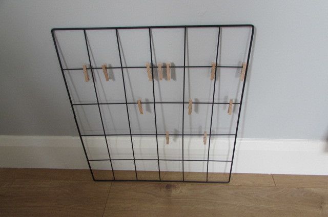 Black Metal Wall Grip with Wooden Pegs for Sale