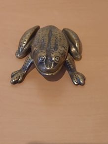 Antique solid brass frog, ashtray or earring holder