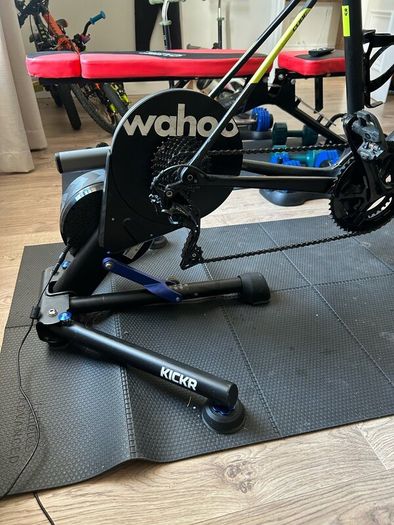 Wahoo KICKR Smart Trainer (v5)  450