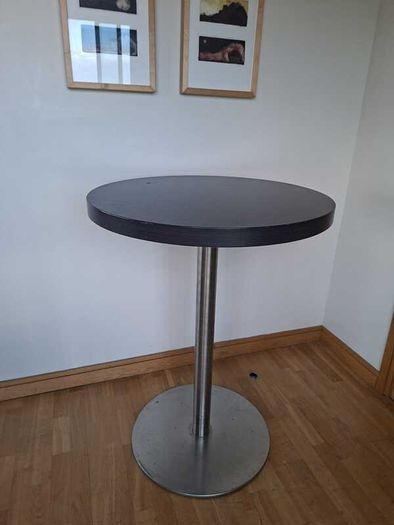 high bar table and 3 chair