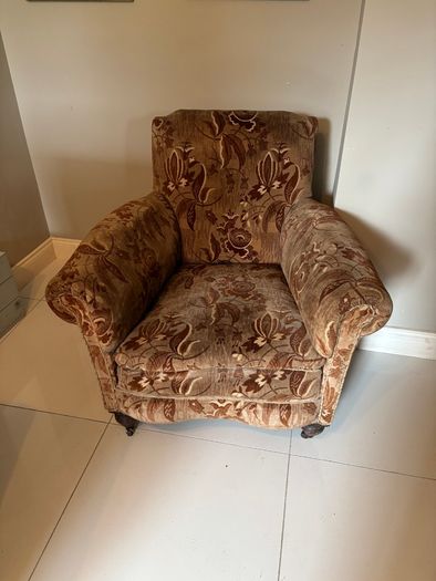 Sofa and 2 matching armchairs