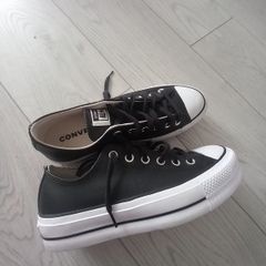 Leather Converse size 7