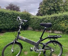 Giant Folding Bike - Excellent Condition