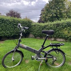 Giant Folding Bike - Excellent Condition