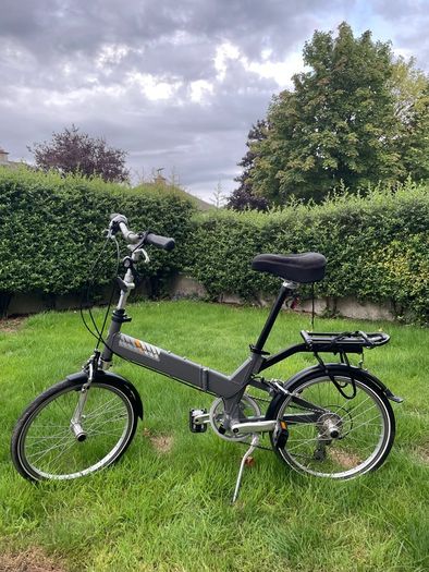 Giant Folding Bike - Excellent Condition