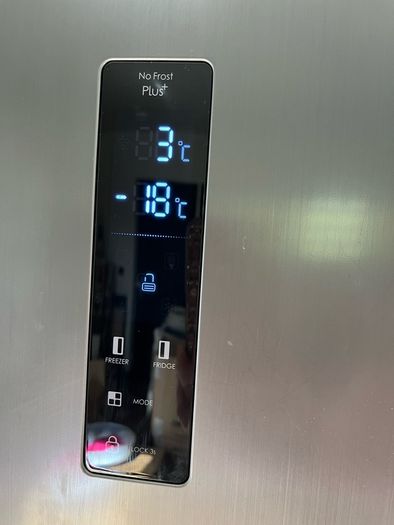 Candy American-Style Fridge Freezer