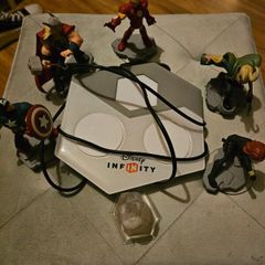 Disney Infinity Marvel 2.0 With 5 Figurines