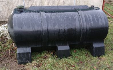 Oil tank