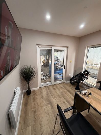 Home office / garden room / utility room / cabin /