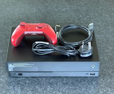 Xbox One X 1TB