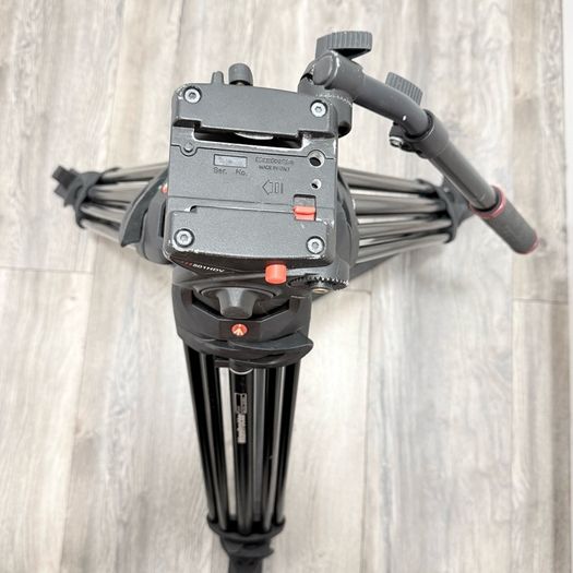Manfrotto 546GB aluminium tripod 501 HDV fluid head