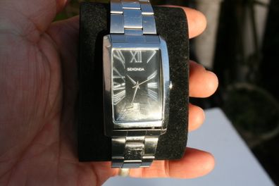 Sekonda RECTANGULAR Dress Watch with Date at the 6 (very good condition, works fine, new battery)