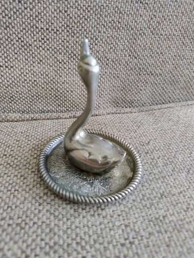 Vintage swan ring holder silver plated 10cm high see all photos FREE STANDARD POSTAGE INCLUDED