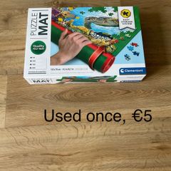 Jigsaw puzzle mat