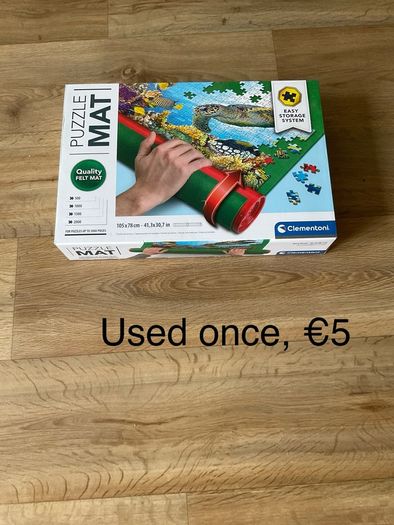 Jigsaw puzzle mat
