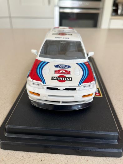 Ford Escort RS Cosworth 1/24 Burago