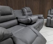Recliner sofa axel