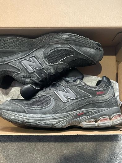 New balances 2002r