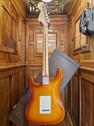 Fender AM Performer Stratocaster 2018