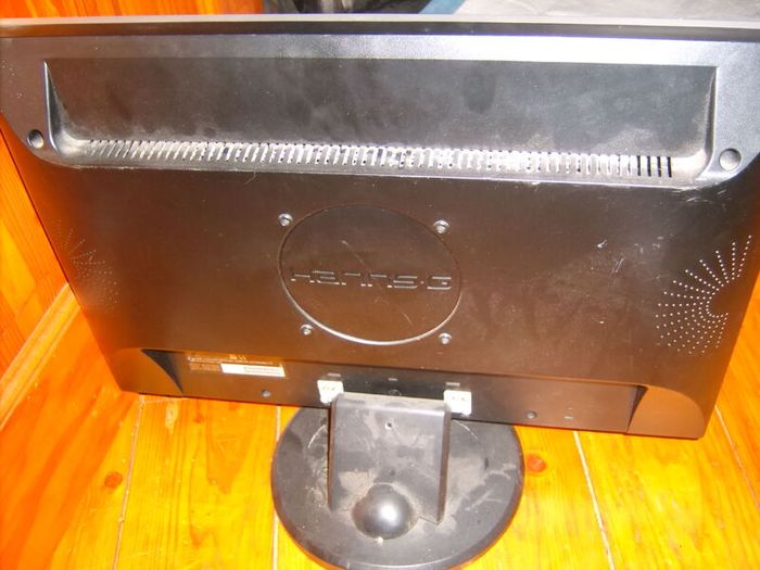 Hanns monitor