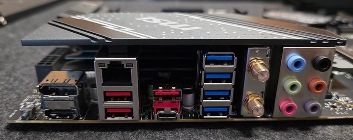 MSI B650 Gaming Plus WiFi + Ryzen 5 9600X CPU