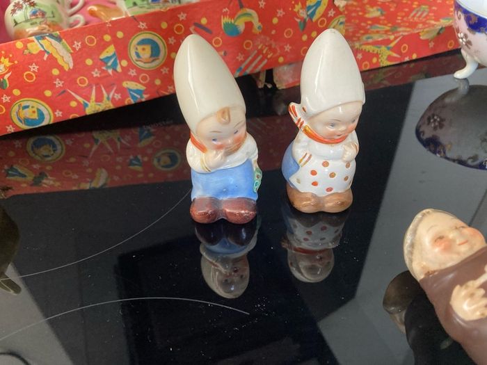 Royal doulton Goabel humble Wade Denton toy tea set figurine lot