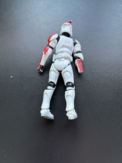 Star Wars Legacy Saga Legends Red Clone Trooper Officer (2008)