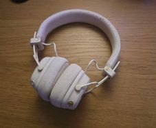 Marshall Major V bluetooth headphones