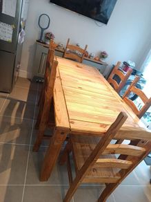 Table with 6 chairs