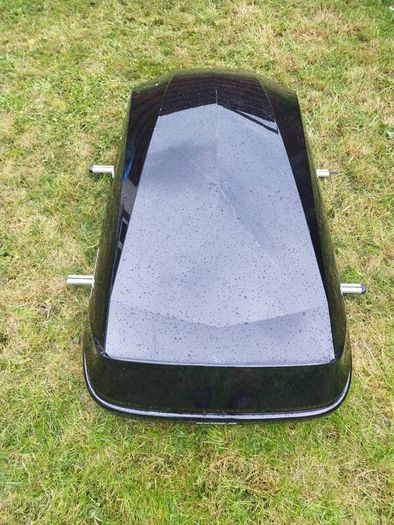 Thule Exodus 470l Roof box and bars
