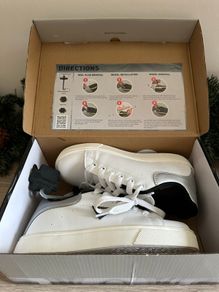 Heeleys Guess UK Size 2 BRAND NEW!