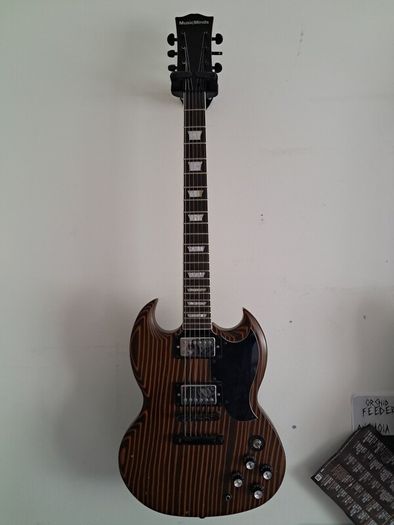 MusicMinds SG shape
