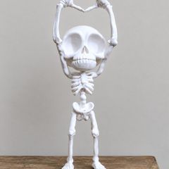 Skeleton Heart Hands Figurine Cute Halloween Decoration
