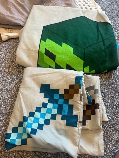 Free Minecraft Single Bed & Pillow Cover