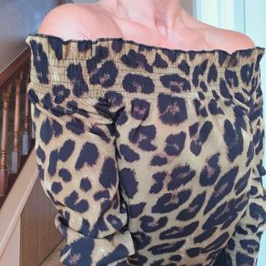 Open Shoulder Animal Print Top, size 8