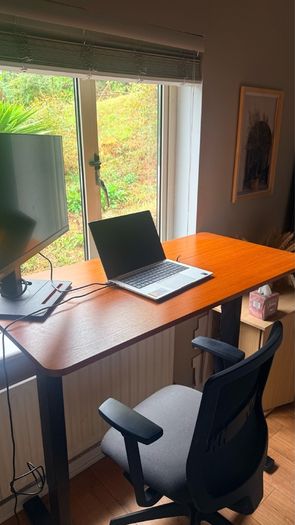 Ergomaker electric sit stand desk