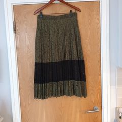 M&S Army  Green Skirt.   S.14.