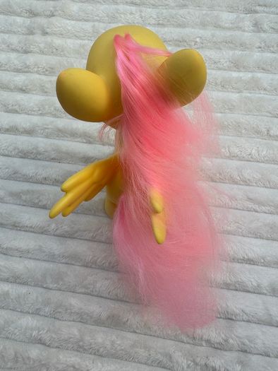 My Little Pony Styling approx. 21 cm.  Fluttershy Brushable Pony 2013 Used Please see photos